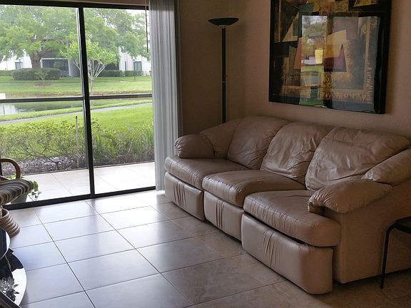 Living Room 20 x 20 tile