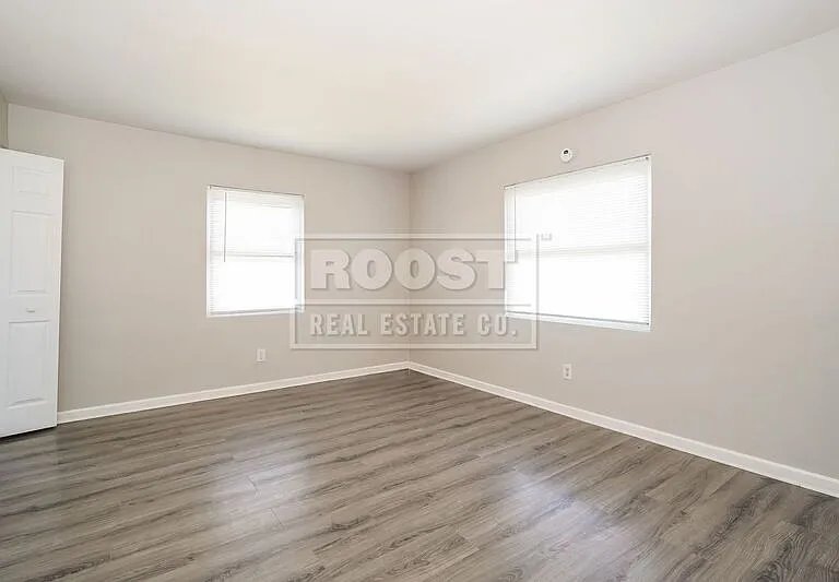 108 Columbian Ave #B — Photo 3