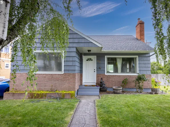 1633 E 13th Pl, The Dalles, OR 97058