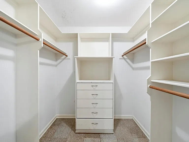 11730 Denise Dr — Photo 32