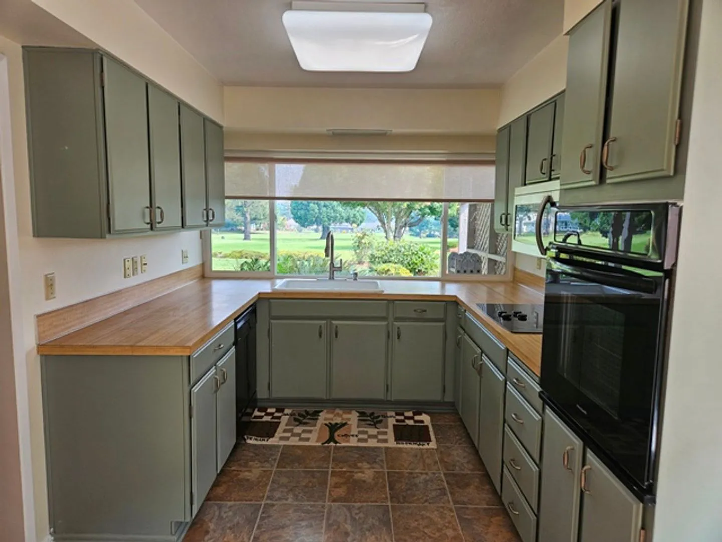 2Bd/2Ba Single Story Home - Available to View! — Photo 2