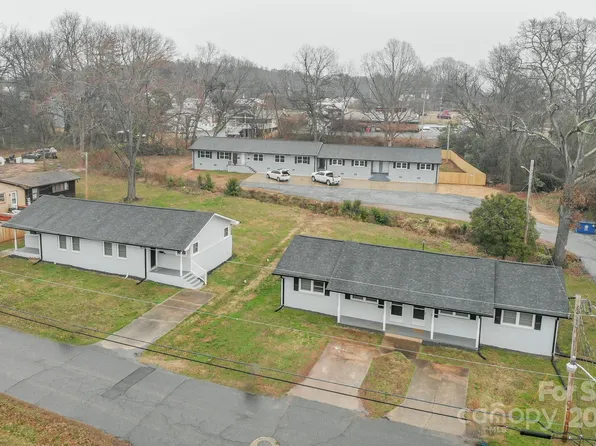 319 Willow Run Dr, Forest City, NC 28043