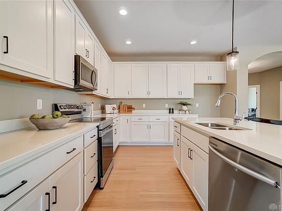 2nd image of 2828 Black Oak Ct