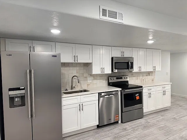4 bed, 2049 sqft, $2,550 — Photo 1
