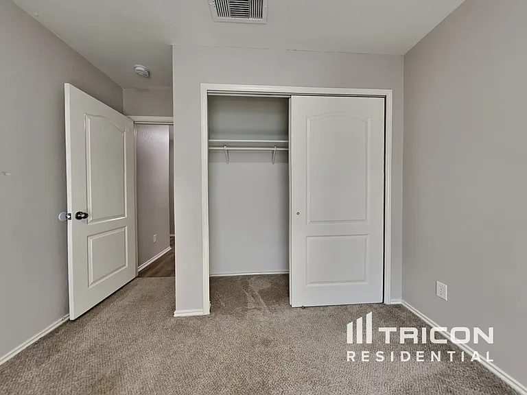 10611 Terrace Gln — Photo 11