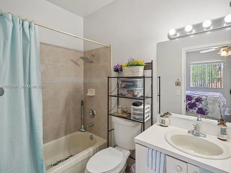 101 SW 15th Rd #101 — Photo 7
