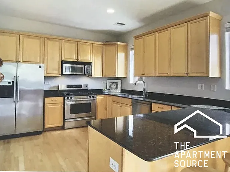 934 W Cornelia Ave #4S — Photo 6