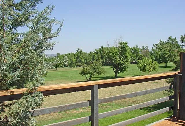 2 bed, 1.0 bath, $1,095 — Photo 2