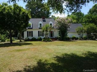 1713 Sharon Ln, Lancaster, SC 29720