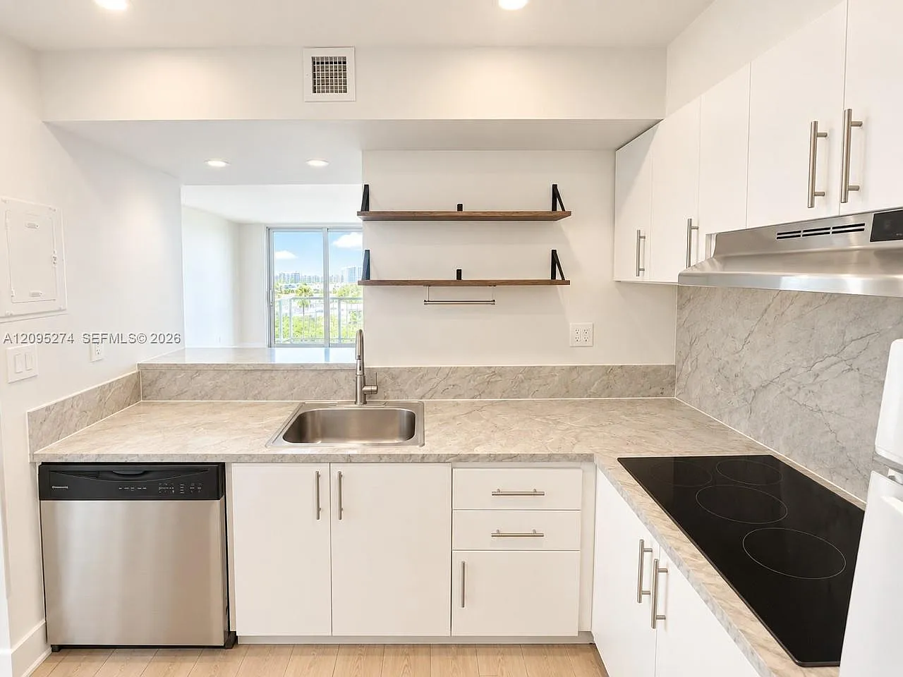 Mirador 1000 Condo — Photo 4