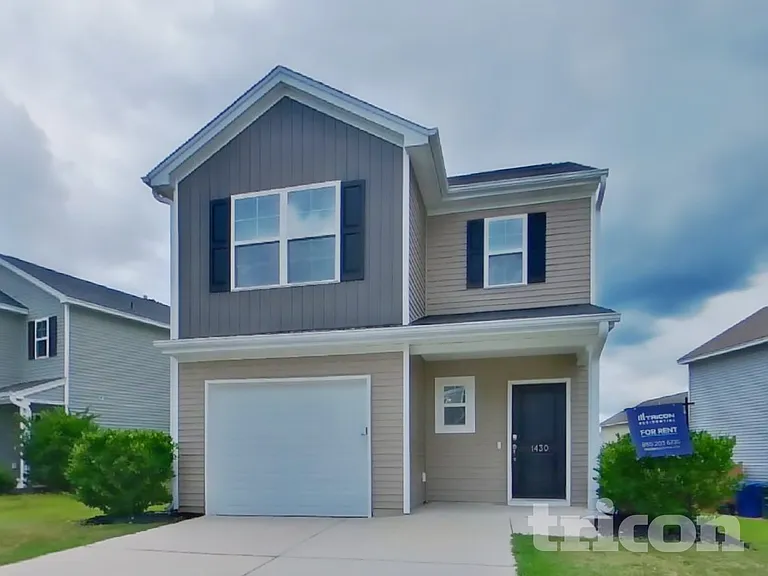 1430 Sandra Dr — Photo 2