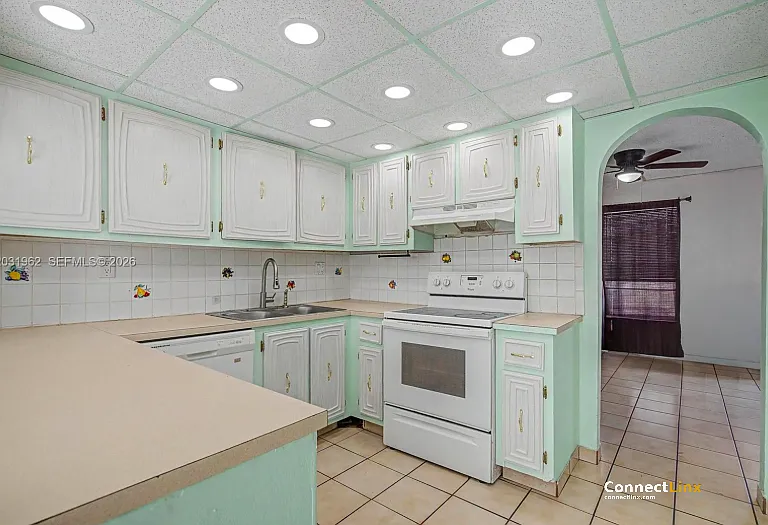 3764 SW 60th Ter #15 — Photo 9