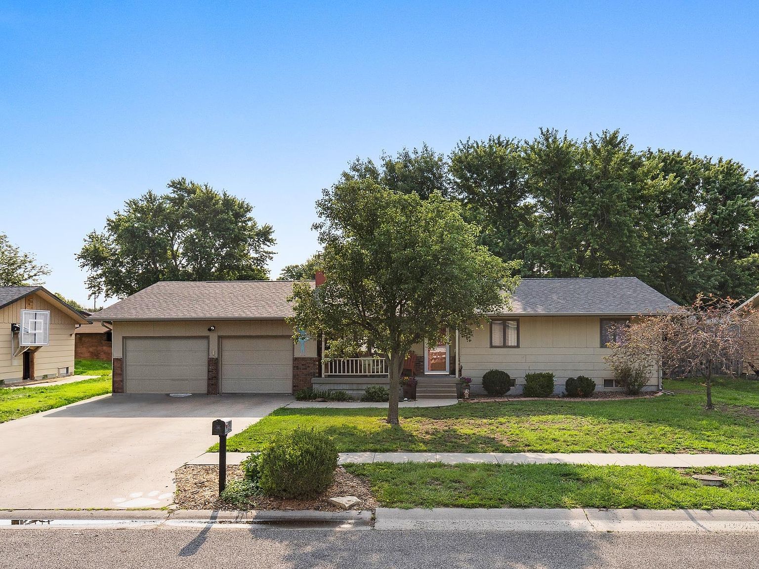 1512 Manchester St, Mcpherson, KS 67460 MLS 48063 Zillow