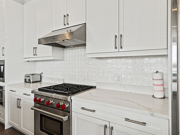 3rd image of 3 Somerset Ln Unit 423