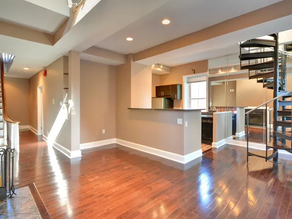 306 S 13th St, Philadelphia, PA 19107