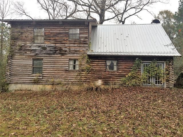 2nd image of 916 W McHenry Rd