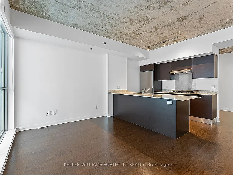 375 King St W #1805 — Photo 18
