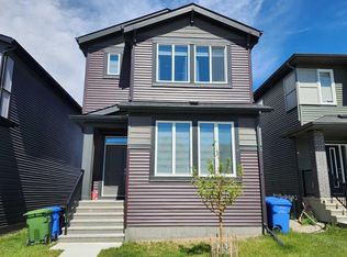 292 SW Lucas Blvd NW, Calgary, AB T3P 1X2