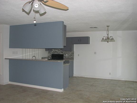 5th image of 6814 Mountain Spring Dr
