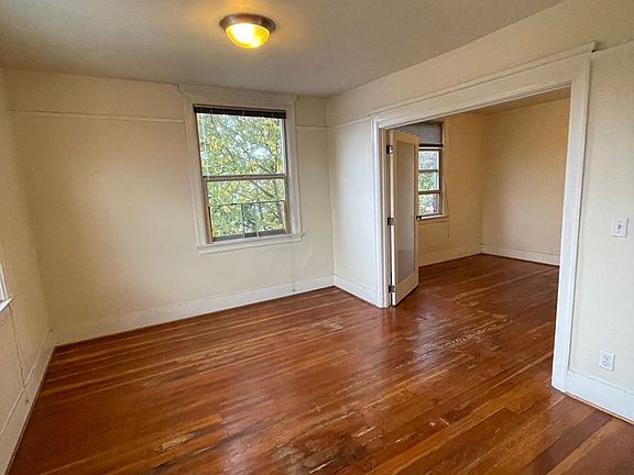 4th image of 1323 E Pine St #304
