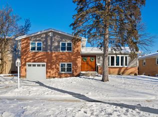 1600 W Catalpa Ln, Mount Prospect, IL