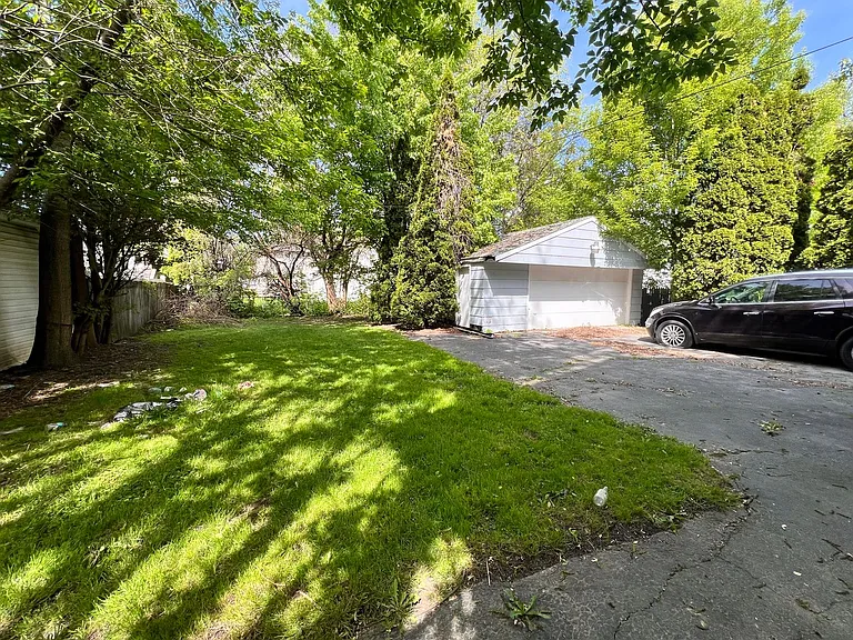 3915 Willys Pkwy — Photo 10