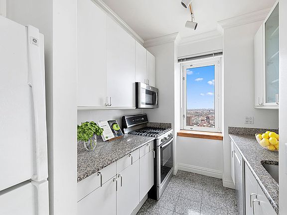 4th image of 524 E 72nd St APT 30A