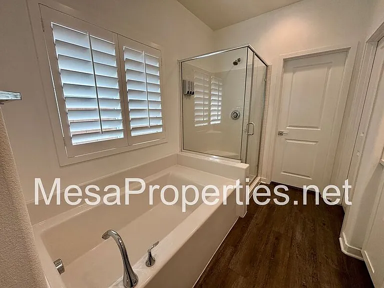 5229 Jarvis Ln — Photo 43
