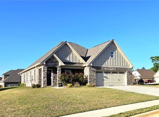 646 High Dr, Opelika, AL 36804