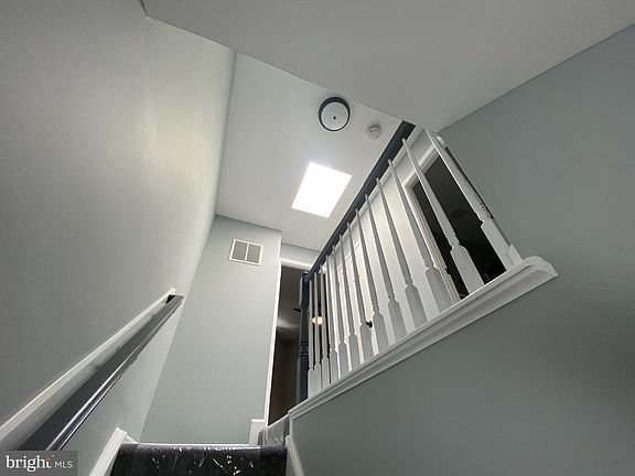 4th image of 1425 Alabama Ave SE