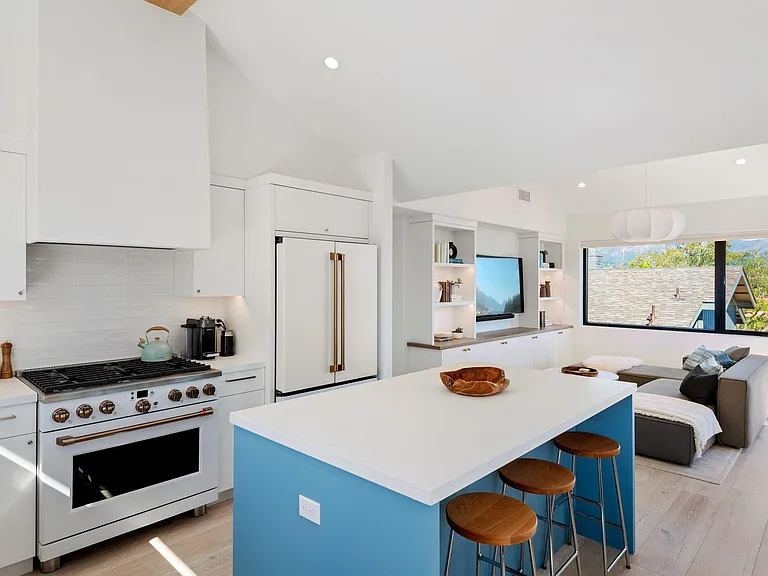 1415 La Cima Rd #B — Photo 15