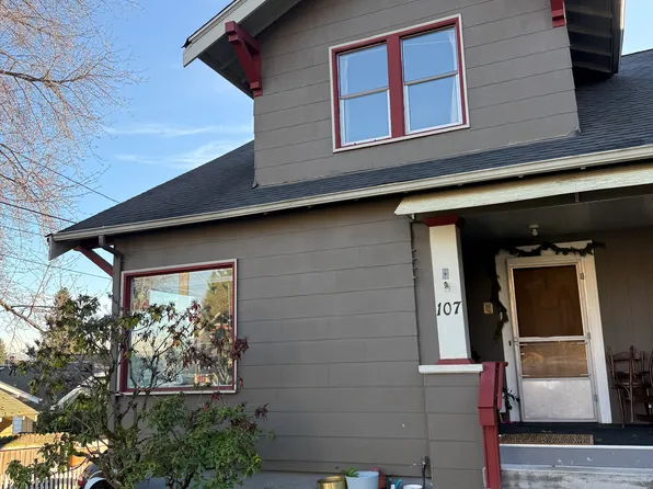 107 NE 43rd St APT 1, Seattle, WA 98105