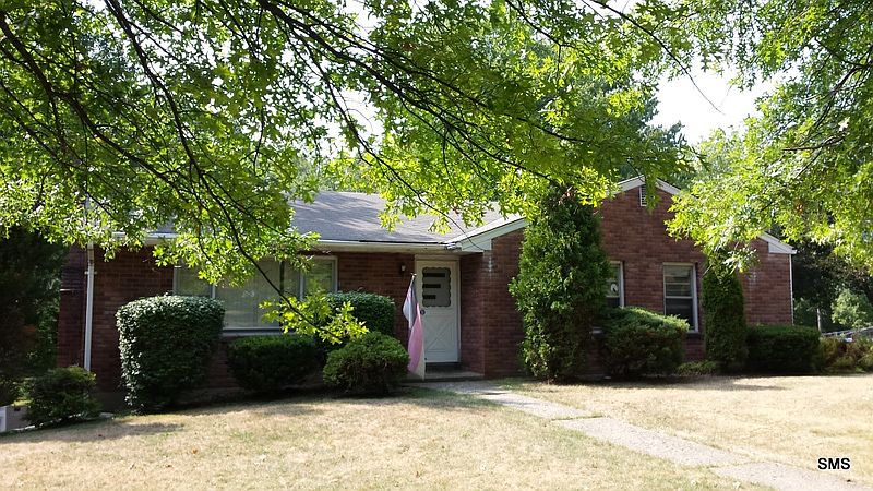 1st image of 292 Quassaick Ave