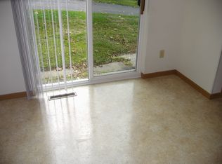 913 N 11th St UNIT 1LOWER, Manitowoc, WI 54220