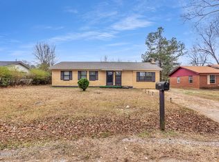 659 Cottrell Ave, Holly Springs, MS 38635
