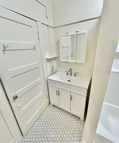 2004 C St #9 — Photo 13