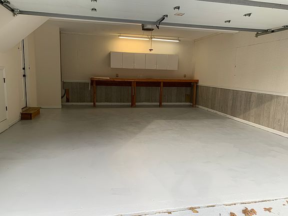 5th image of 4890 Yorkshire Ln