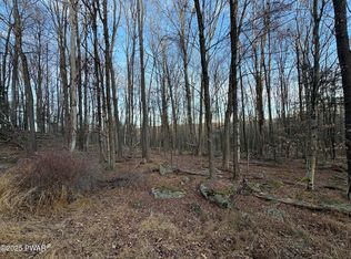 135 Reid Rd, Lake Ariel, PA 18436