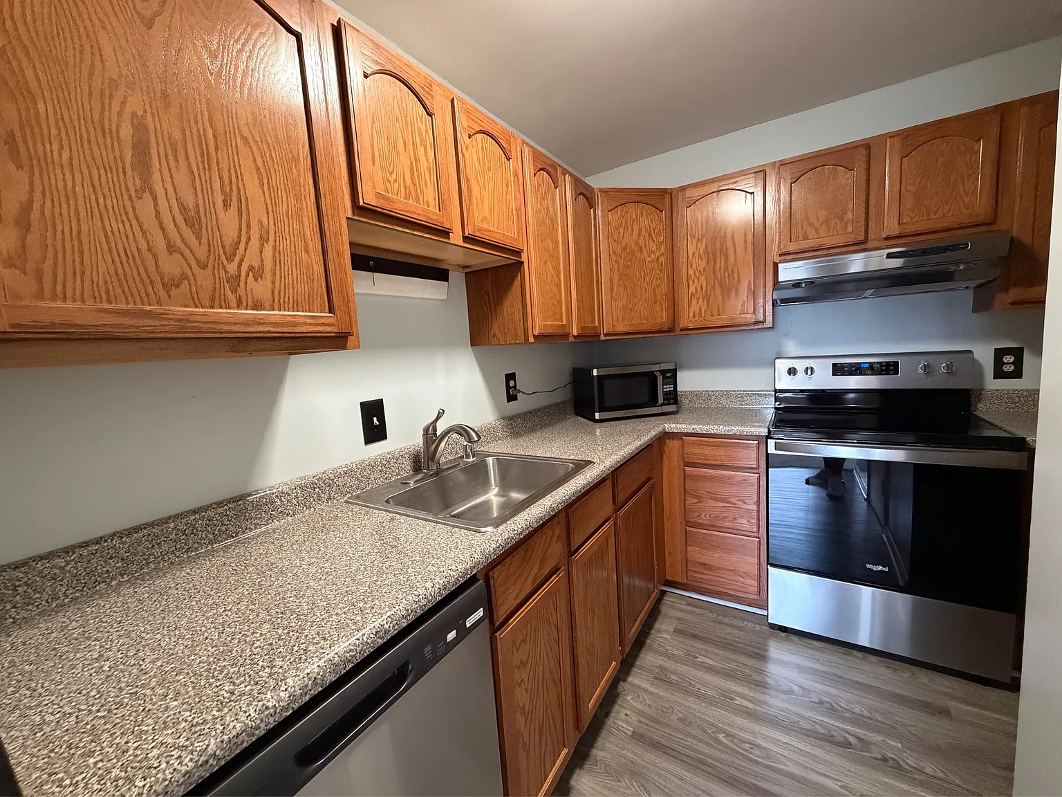 17 Warren Lodge Ct — Photo 1
