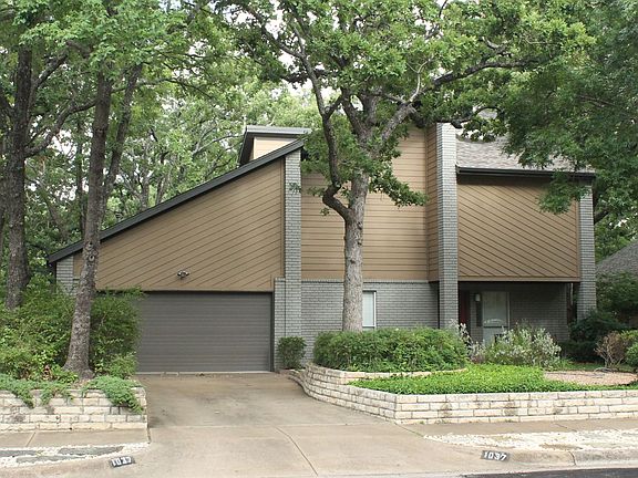 2nd image of 1037 W Winding Creek Dr