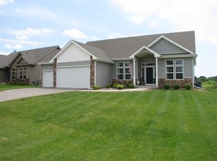 698 Biscayne Pl, Roscoe, IL 61073