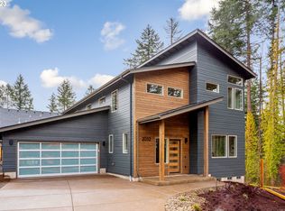 2052 Golfview Ct, Eugene, OR 97403