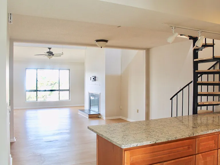 3200 Lynnhaven Dr #309 — Photo 5