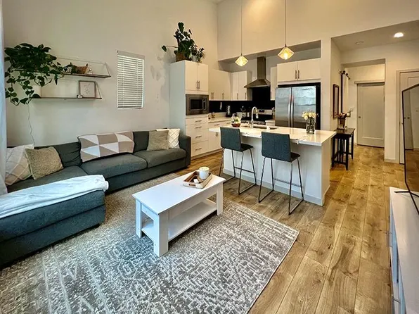 439 Lug Ln, Sacramento, CA 95818