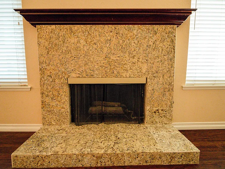1943 S Belle Ave — Photo 4