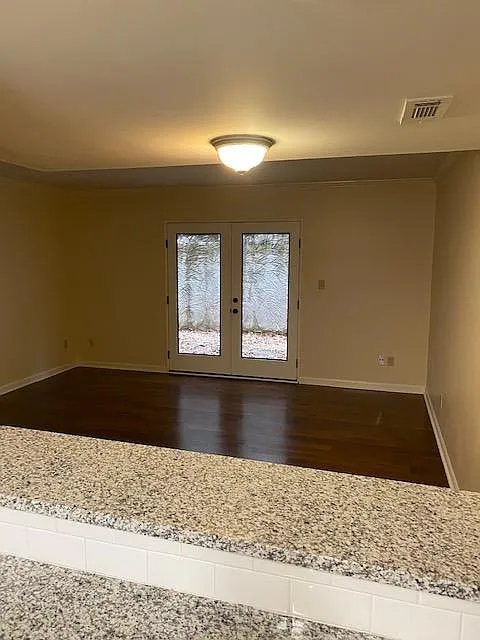 Building Photo - 3616 Montclair Rd #2