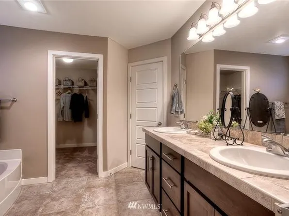 12213 SE 292nd St, Auburn, WA 98092