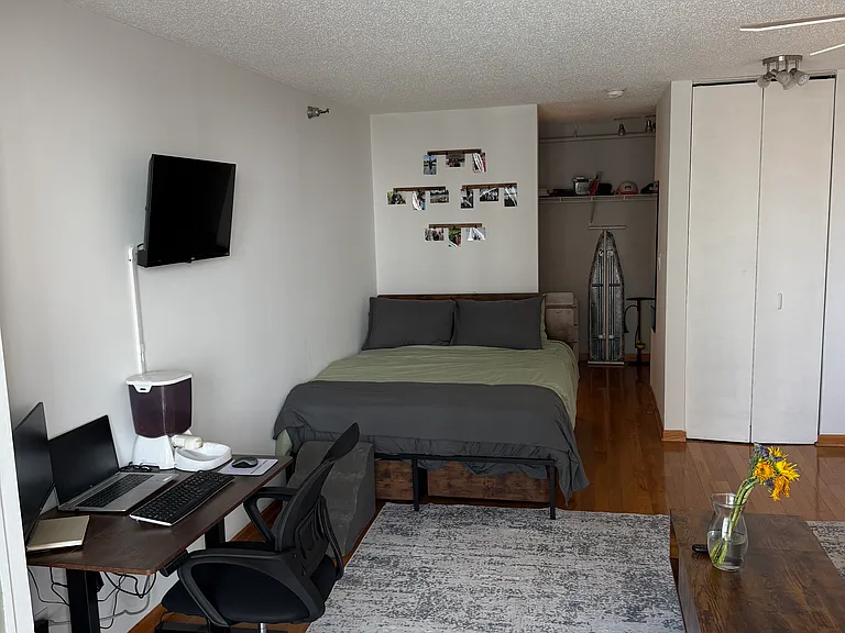 111 W Maple St #1807 — Photo 9