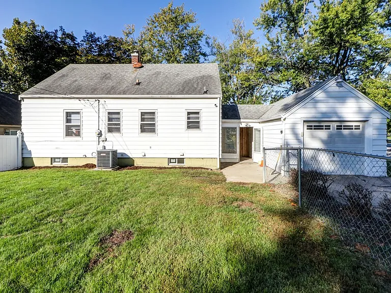 602 S Mattis Ave — Photo 17