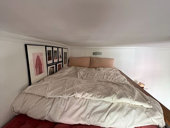 5th image of 236 E 78th St APT 6B